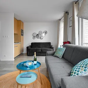 161 Raphael - Superbe A Apartment